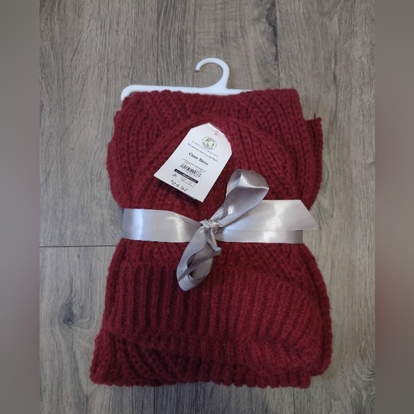 NWT T&T Rose Wine Cable Knit Ribbed Beanie & Scarf Set - Picture 3 of 3